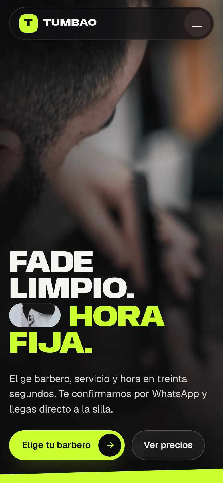 Vista móvil de la demo Tumbao Barber Club, con el titular "Fade limpio. Hora fija." y botón para elegir barbero