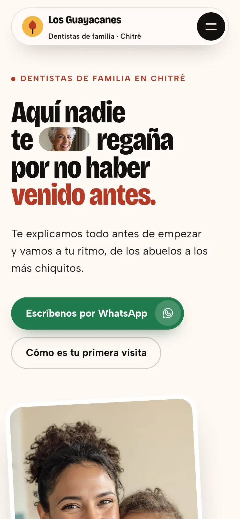 Vista móvil de la demo Los Guayacanes, con el titular "Aquí nadie te regaña por no haber venido antes" y botón para escribir por WhatsApp